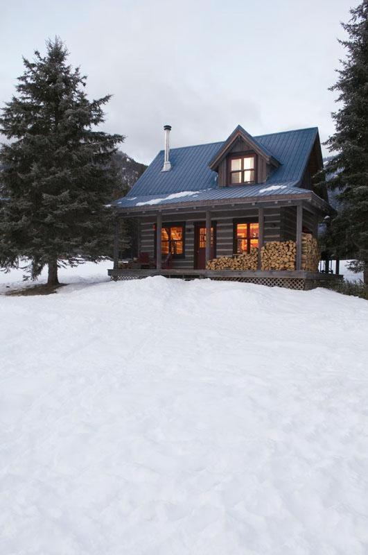 Nipika Mountain Resort Radium Hot Springs Esterno foto