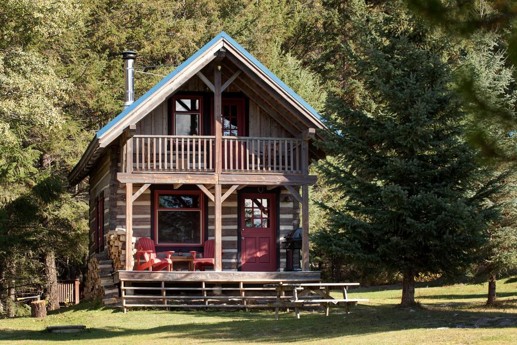 Nipika Mountain Resort Radium Hot Springs Esterno foto